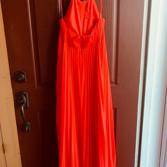 Beautiful Coral dress size 8 - Picture 3 of 3